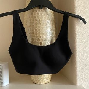 NEW LULULEMON BRA BLACK SIZE 4